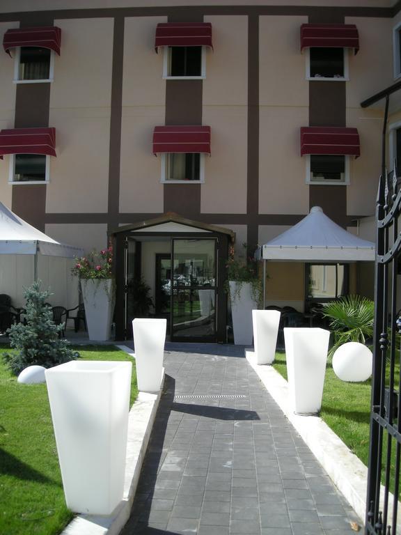 Hotel De Meis Capistrello Exteriér fotografie