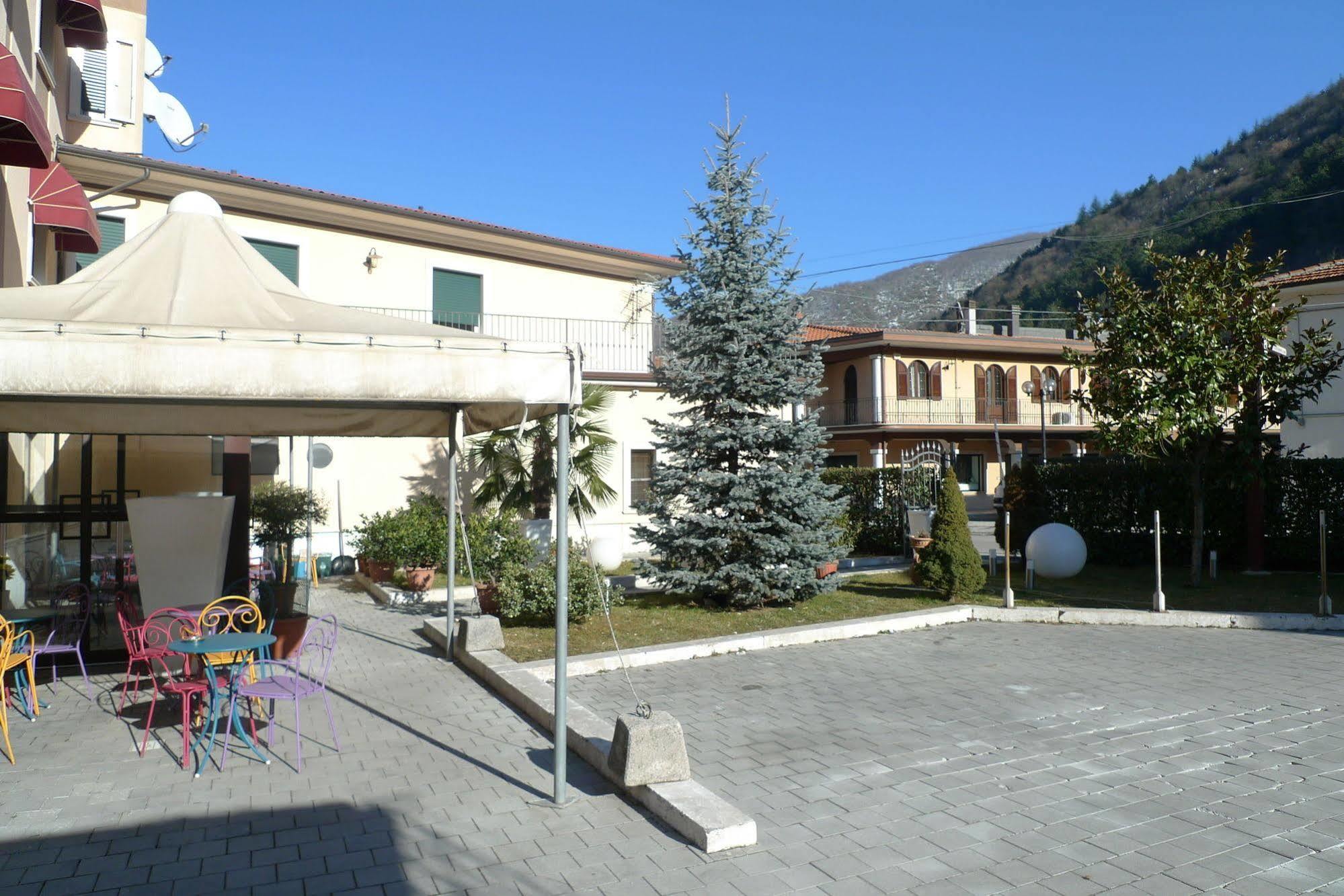 Hotel De Meis Capistrello Exteriér fotografie
